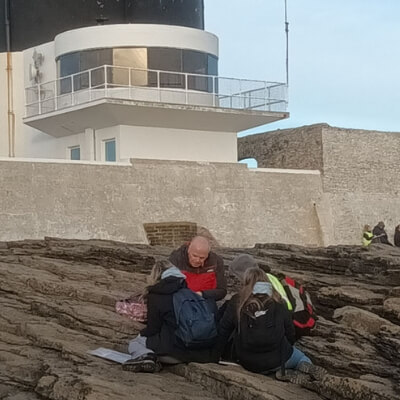 Hook Head Patrick Wyse Jackson showing fossils